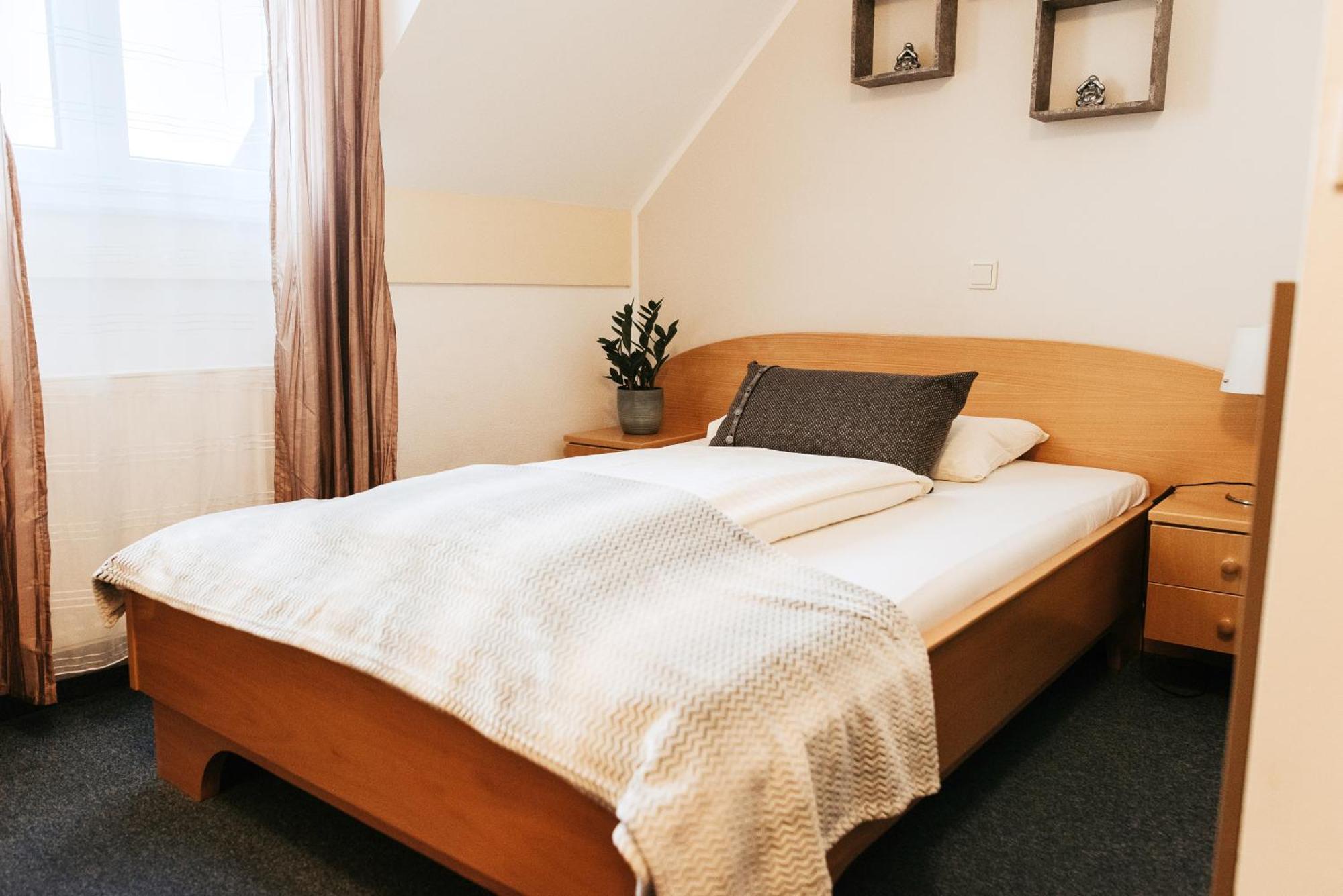 Restaurant Gaestehaus Feldkirchen Feldkirchen bei Graz Екстериор снимка